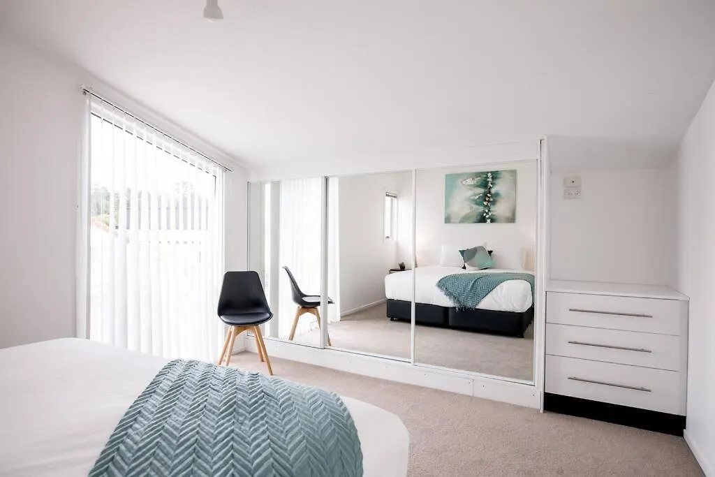 Chic Harbourside Group Haven In Heart Of Hobart Villa Holiday home